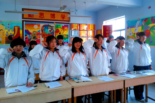 我校召开2011级学前教育班毕业实习动员会