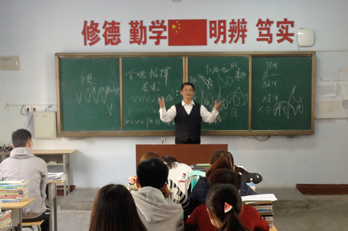 团委举办文艺委员及合唱指挥培训会